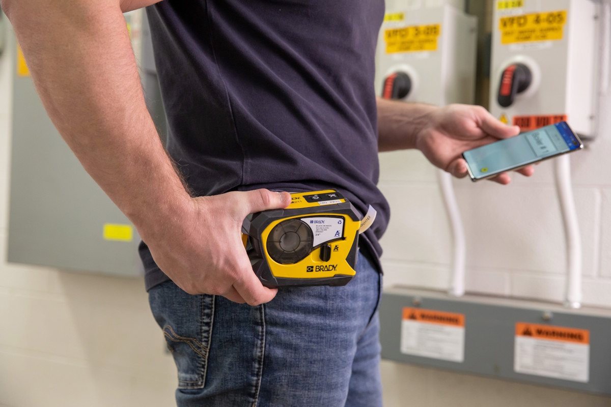 Ontwerp. Bekijk. Print. Allemaal met uw smartphone met de gloednieuwe M211 labelprinter. 12