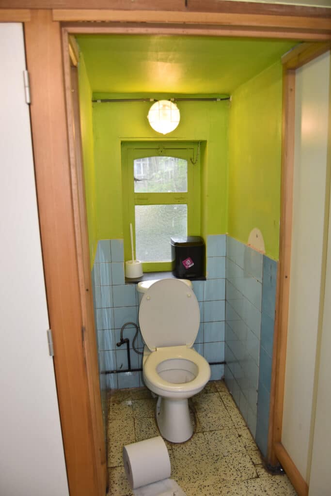  1 Belg op 2 vermijdt buitenshuis toiletbezoek  3