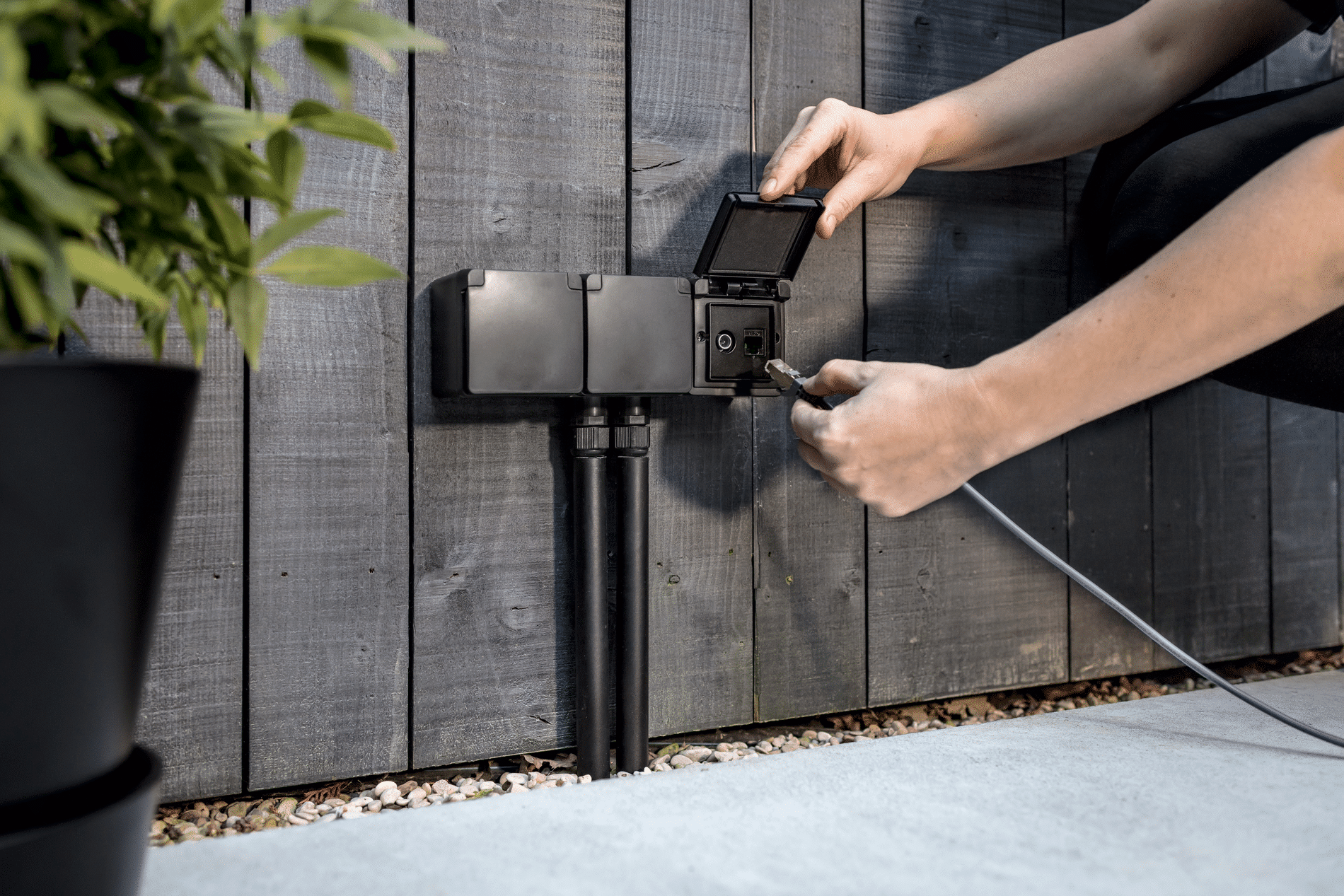 Spatwaterdicht schakelmateriaal voor buiteninstallaties ontwikkeld voor uitdagende omstandigheden 4